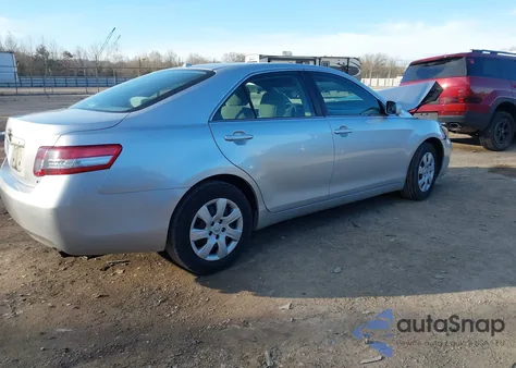 2011 Toyota Camry Le z USA, uszkodzony, nr VIN 4T4BF3EKXBR128990